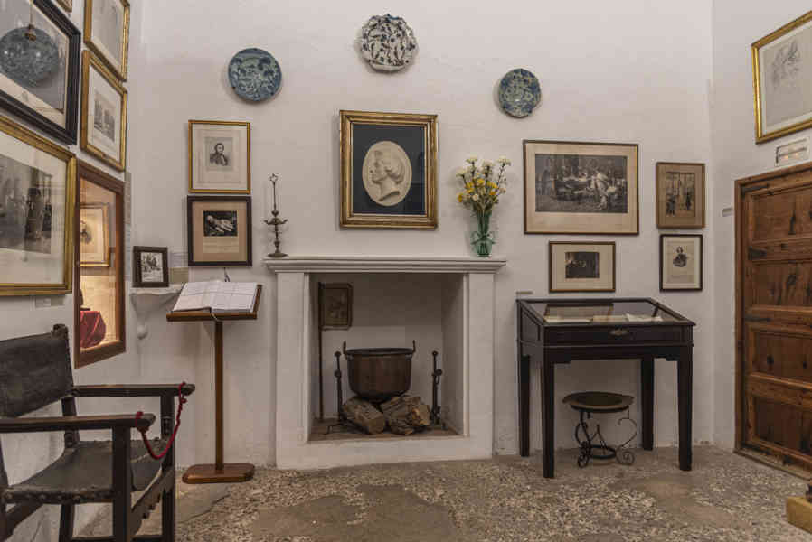 Mallorca - Valldemossa 30 - la Cartoixa de Valldemossa - celda de Frederic Chopin.jpg